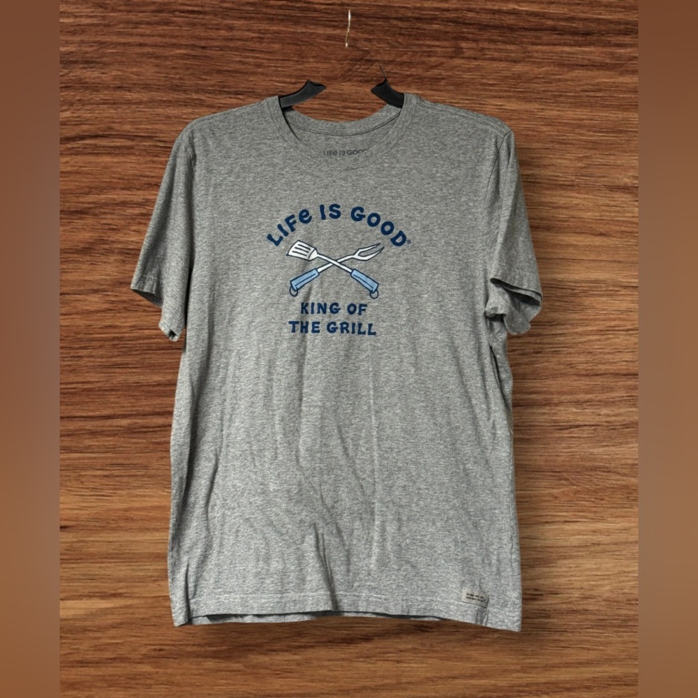 EUC Men's Life Is Good Grill King Tee SZ L